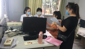 孕妇在营养门诊就诊